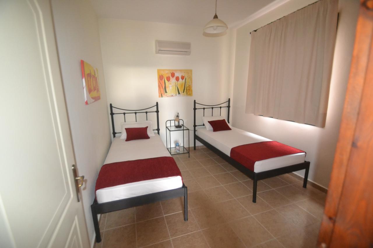 Harvest Moon Apartments Lixouri Exterior photo